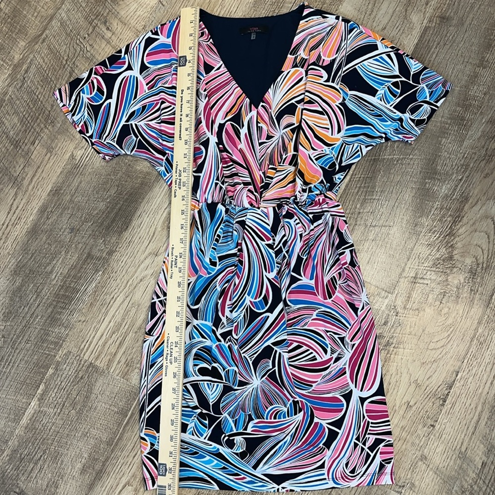 Trina Turk Women's XS V-Neck Short Sleeve Wrap Dress Abstract Print - Picture 2 of 3